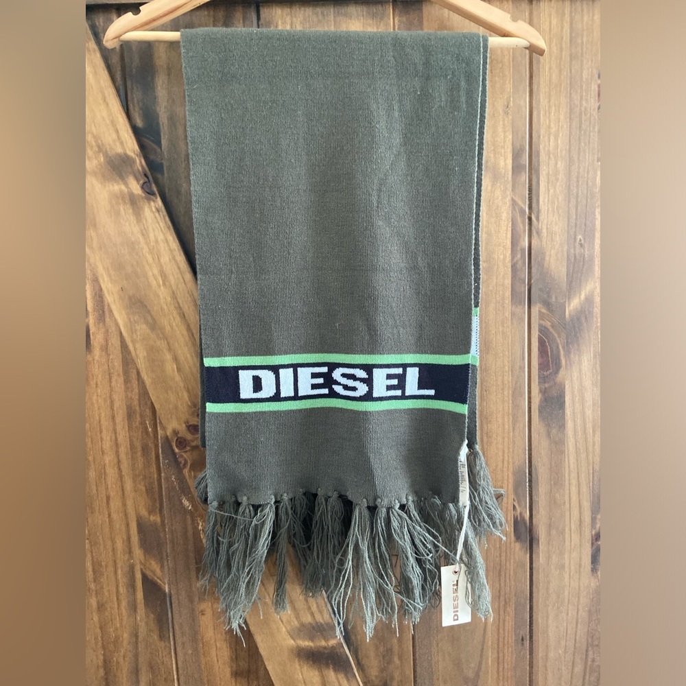 Diesel scarf